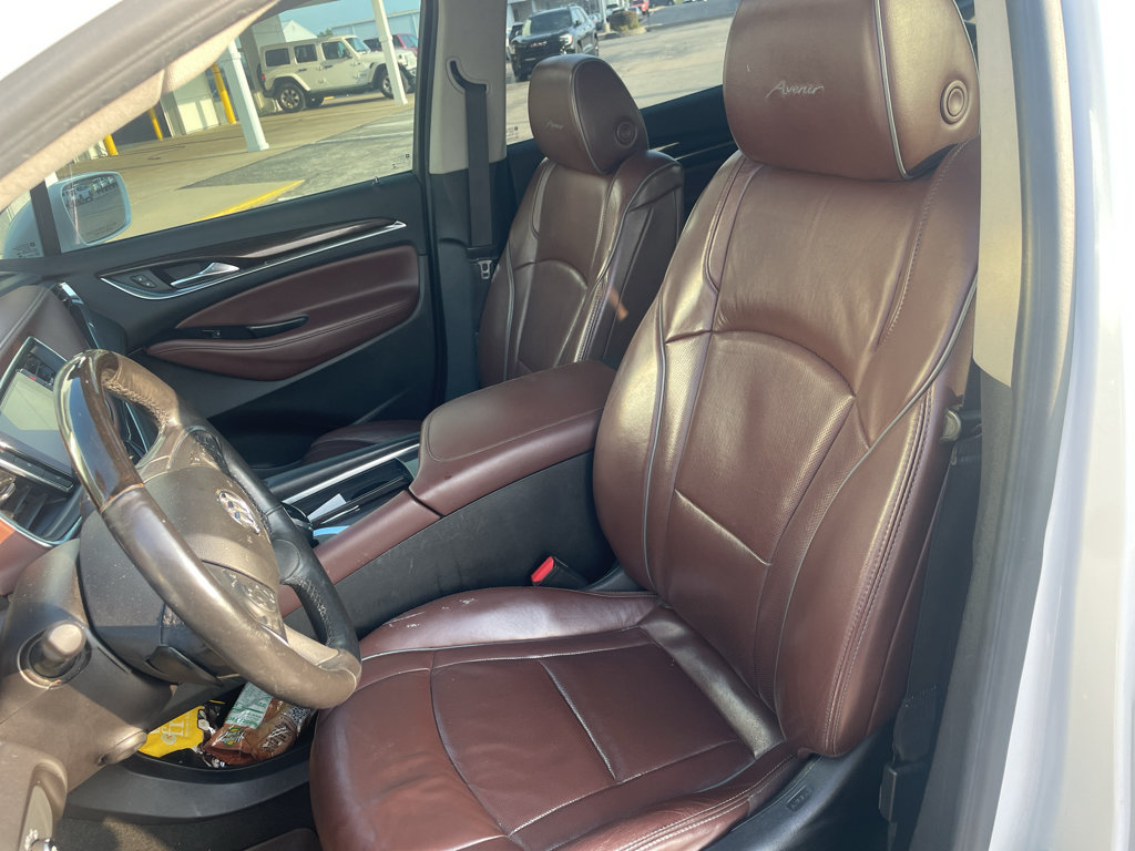 Used 2018 Buick Enclave Avenir w/ Avenir Technology Package AWD/4WD image 16