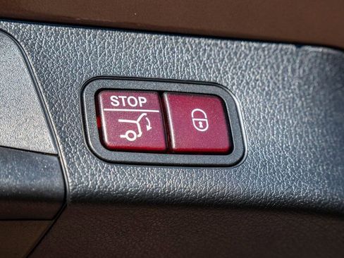 Used 2022 Mercedes-Benz GLB 250 GLB 250 image 11