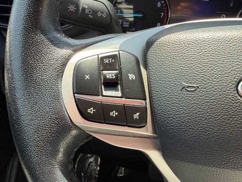 Used 2022 Ford Explorer XLT RWD image 16