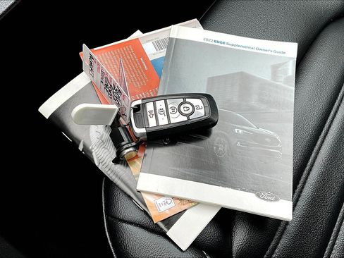 Used 2022 Ford Edge SEL w/ Convenience Package image 12
