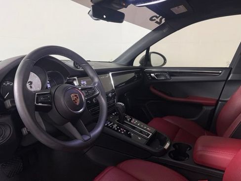 Used 2025 Porsche Macan S AWD/4WD image 4