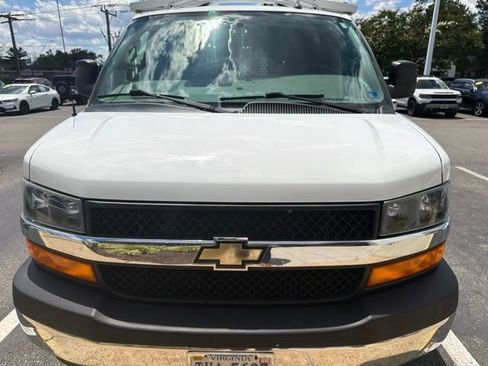 Used 2021 Chevrolet Express 2500 w/ Driver Convenience Package RWD image 4