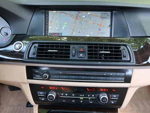 Used 2011 BMW 528i Sedan RWD image 16