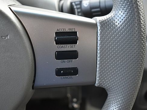 Used 2012 Nissan Frontier SV image 39