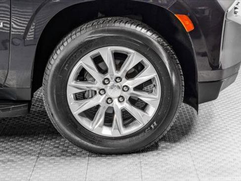 Used 2023 Chevrolet Suburban Premier image 28