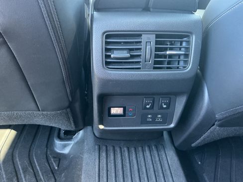 Certified 2021 Nissan Rogue Platinum image 24