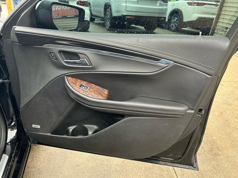 Used 2015 Chevrolet Impala LTZ FWD image 16