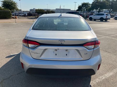 Used 2025 Toyota Corolla LE FWD image 5