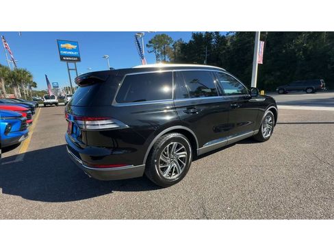 Used 2021 Lincoln Aviator 2WD w/ Class IV Trailer Tow Package image 2