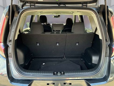 Used 2025 Kia Soul LX w/ LX Technology Package FWD image 12