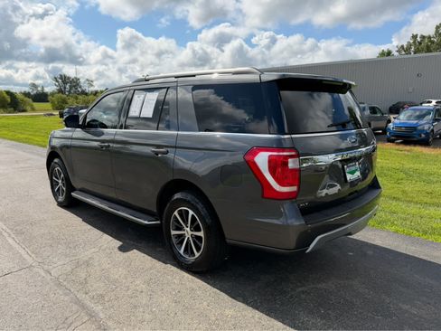 Used 2020 Ford Expedition XLT w/ Equipment Group 202A AWD/4WD image 4
