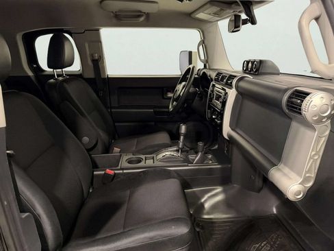 Used 2014 Toyota FJ Cruiser 4WD w/ Convenience Package image 27