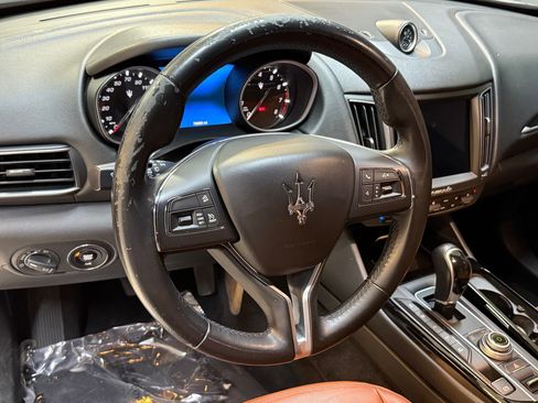 Used 2018 Maserati Levante 3.0L image 4