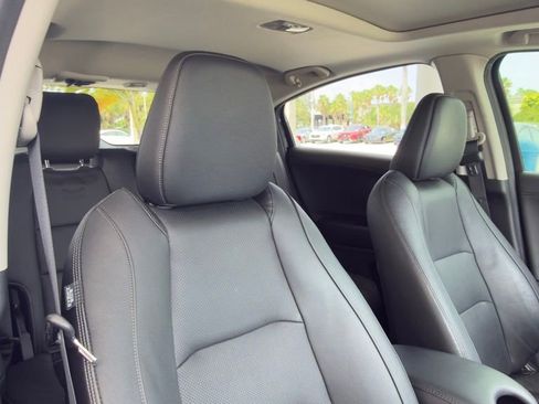 Used 2019 Honda HR-V EX-L image 10