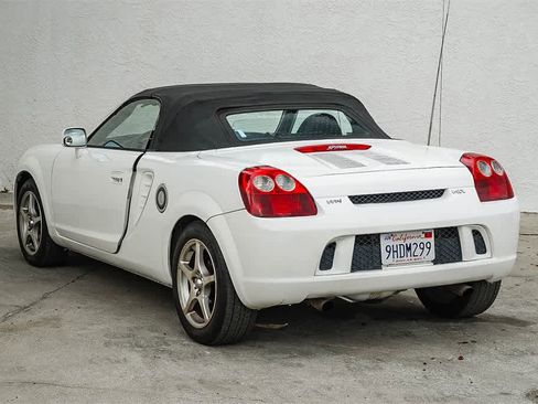 Used 2003 Toyota MR2 image 6