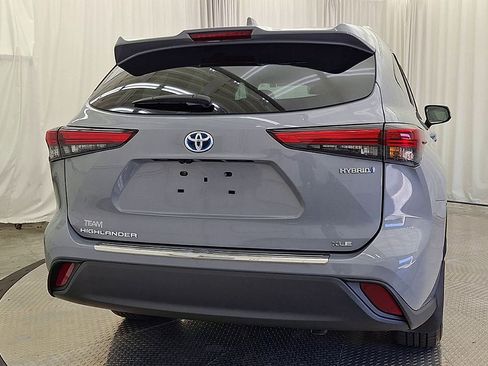 Certified 2022 Toyota Highlander Bronze Edition AWD/4WD image 4