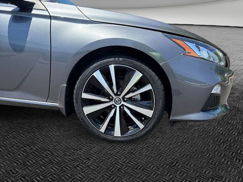 Used 2022 Nissan Altima 2.5 SR FWD image 11