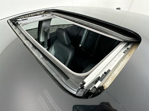 Used 2017 Honda Accord Touring image 22