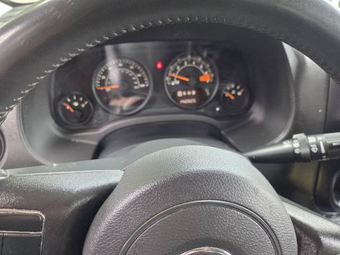 Used 2016 Jeep Patriot Sport w/ Power Value Group FWD image 4