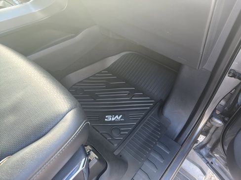 Used 2021 Ford F150 Lariat w/ Trailer Tow Package image 16