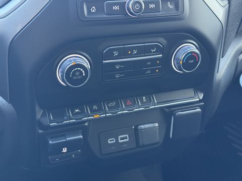 Certified 2025 Chevrolet Silverado 1500 Custom AWD/4WD image 26