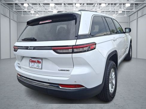 Used 2023 Jeep Grand Cherokee Laredo w/ Luxury Tech Group I image 5