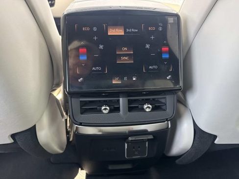 Used 2026 Cadillac Vistiq Sport w/ LPO, Floor Liner Package AWD/4WD image 17