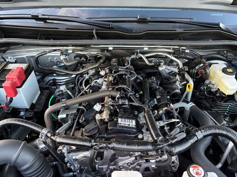 Used 2025 Toyota 4Runner SR5 image 32