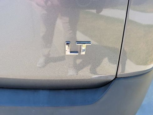 Used 2020 Chevrolet Traverse LT FWD image 5