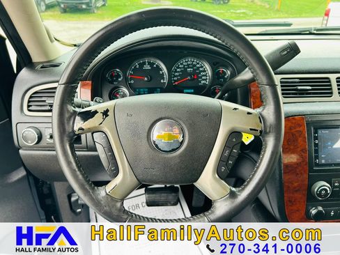 Used 2011 Chevrolet Avalanche LS w/ Convenience Package RWD image 19