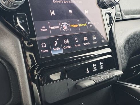 Certified 2025 RAM 1500 Big Horn image 19