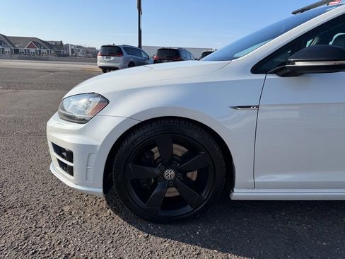 Used 2017 Volkswagen Golf R 4-Door AWD/4WD image 9