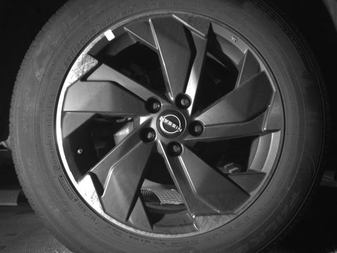 Used 2025 Nissan Rogue SV image 15