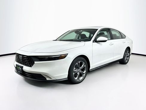 Used 2023 Honda Accord EX image 3