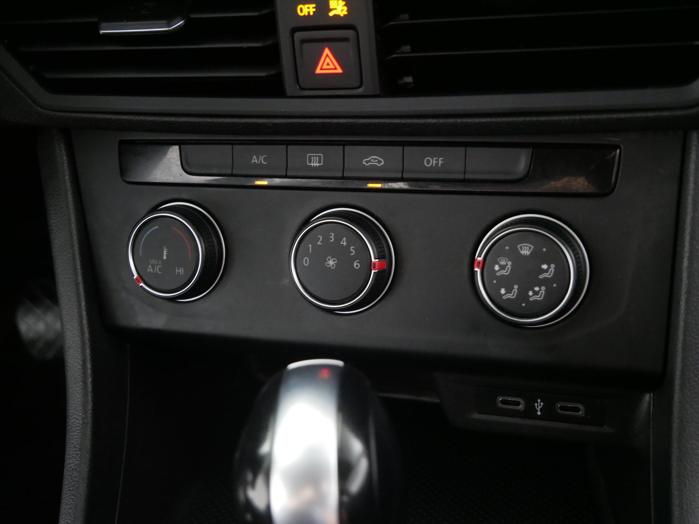 Used 2020 Volkswagen Jetta SE FWD image 23