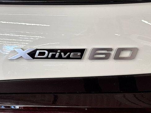 Used 2024 BMW i7 xDrive60 AWD/4WD image 27