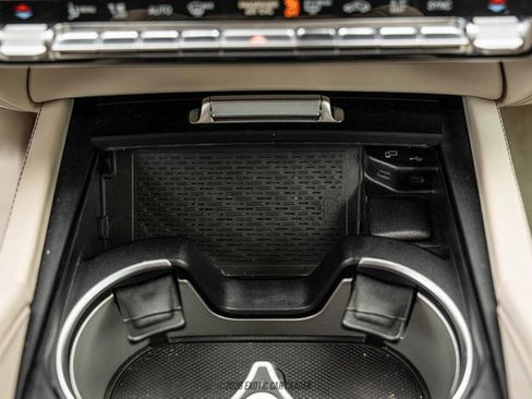 Used 2023 Mercedes-Benz Maybach GLS 600 4MATIC image 34