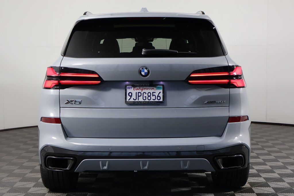 Used 2024 BMW X5 xDrive40i w/ M Sport Package AWD/4WD image 5