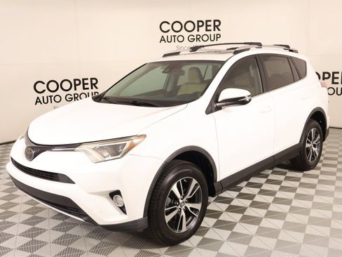Used 2016 Toyota RAV4 XLE w/ Convenience Package FWD image 9