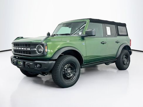 Used 2023 Ford Bronco Black Diamond AWD/4WD image 3