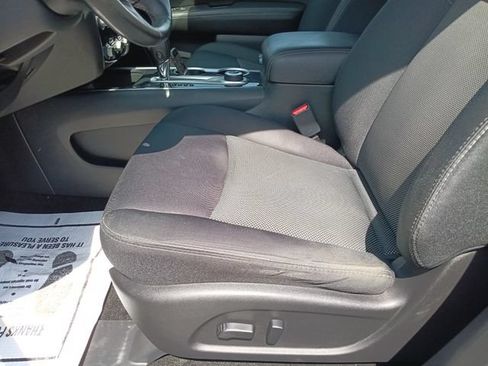 Used 2019 Nissan Pathfinder SV AWD/4WD image 13
