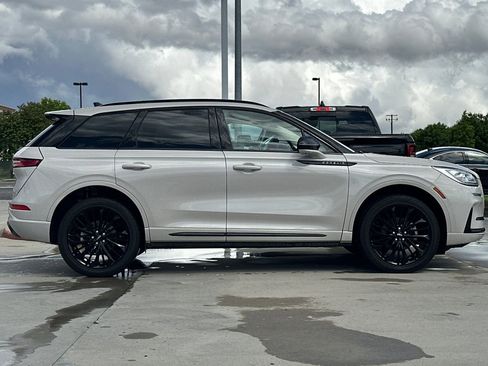 Used 2024 Lincoln Corsair Reserve w/ Equipment Group 201A AWD/4WD image 7
