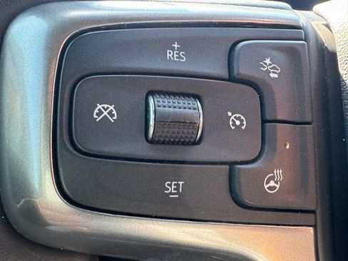 Used 2023 Chevrolet Silverado 1500 LT w/ Z71 Off-Road Package AWD/4WD image 17