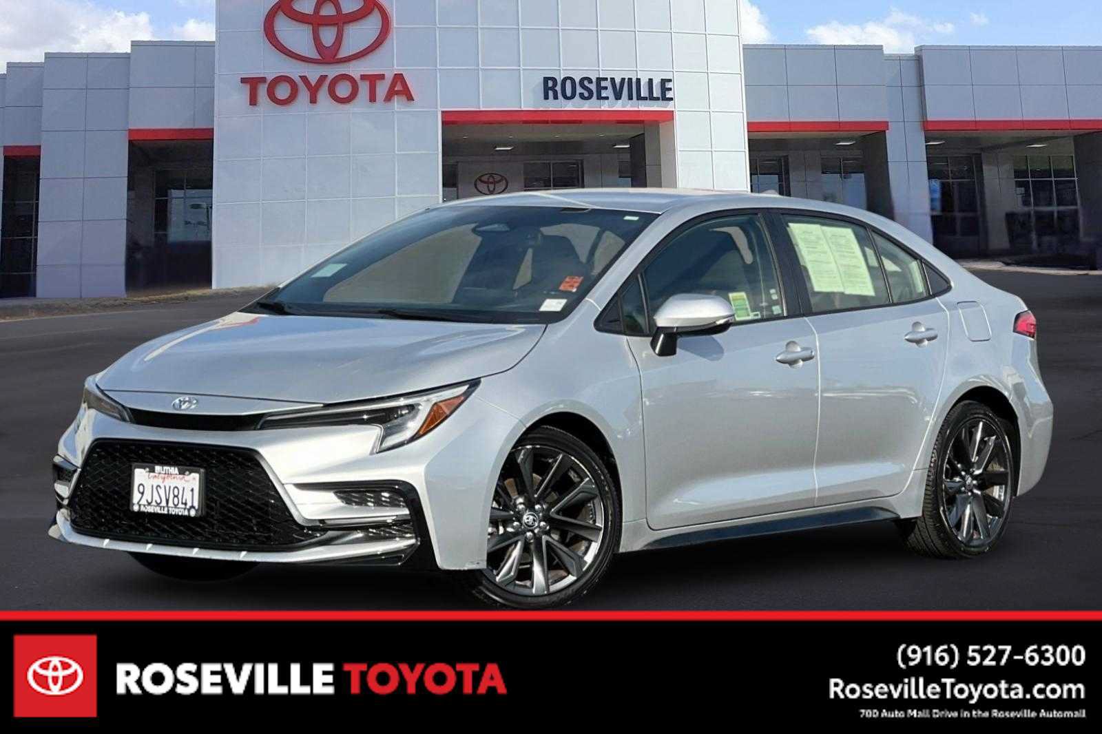Certified 2024 Toyota Corolla SE FWD image 1