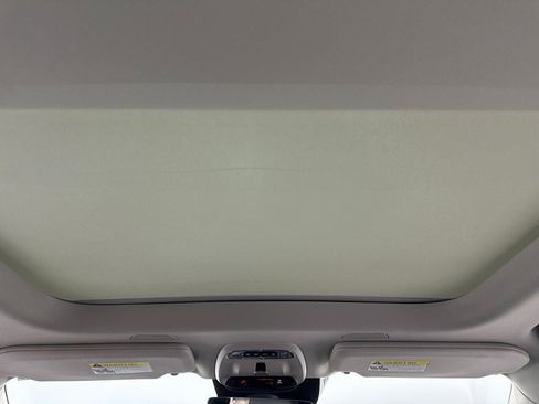 Used 2022 Volvo XC90 T5 Momentum image 34