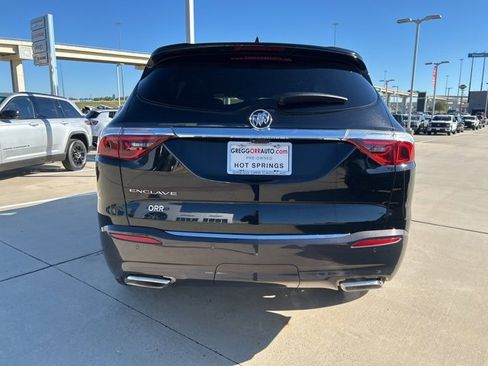 Used 2024 Buick Enclave Premium image 8