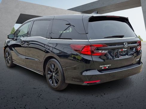 Used 2024 Honda Odyssey Sport image 4