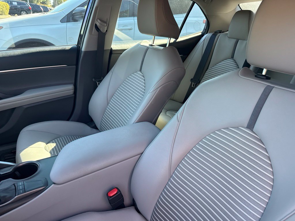 Used 2022 Toyota Camry SE w/ Convenience Package FWD image 23