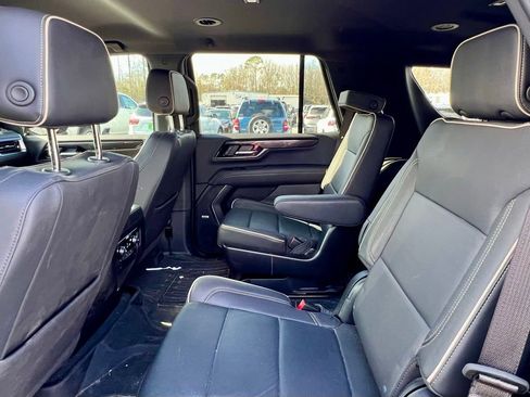 Used 2025 GMC Yukon Elevation w/ LPO, Elevation Black Package image 5
