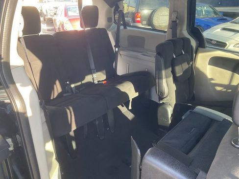 Used 2016 Dodge Grand Caravan SE image 26